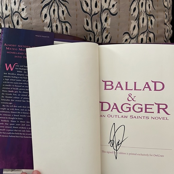Signed Book “Ballad & Dagger” by Daniel José Older - OwlCrate Edition - Picture 4 of 4
